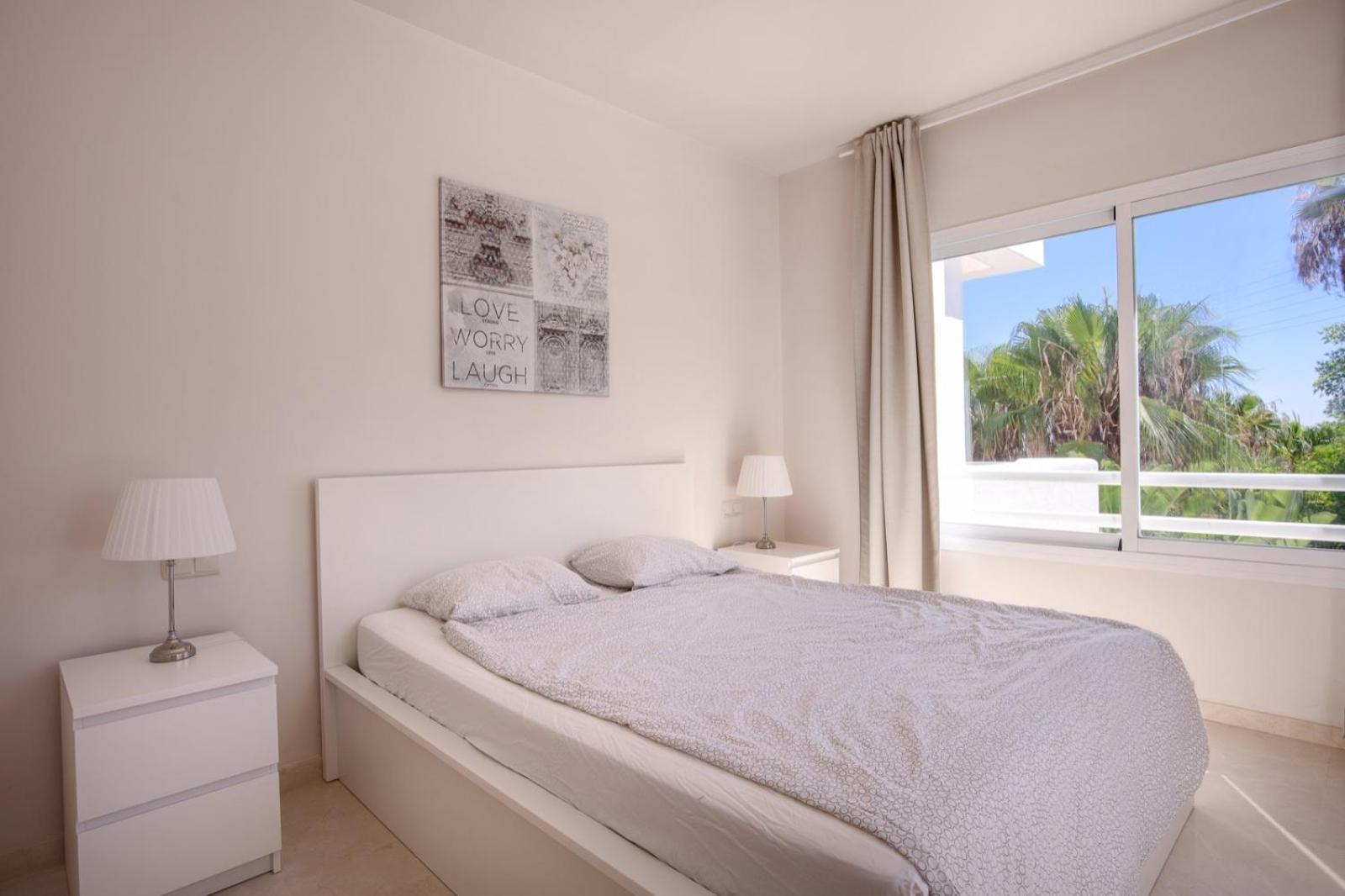 Alcazaba Lagoon Estepona Golf Lägenhet Exteriör bild