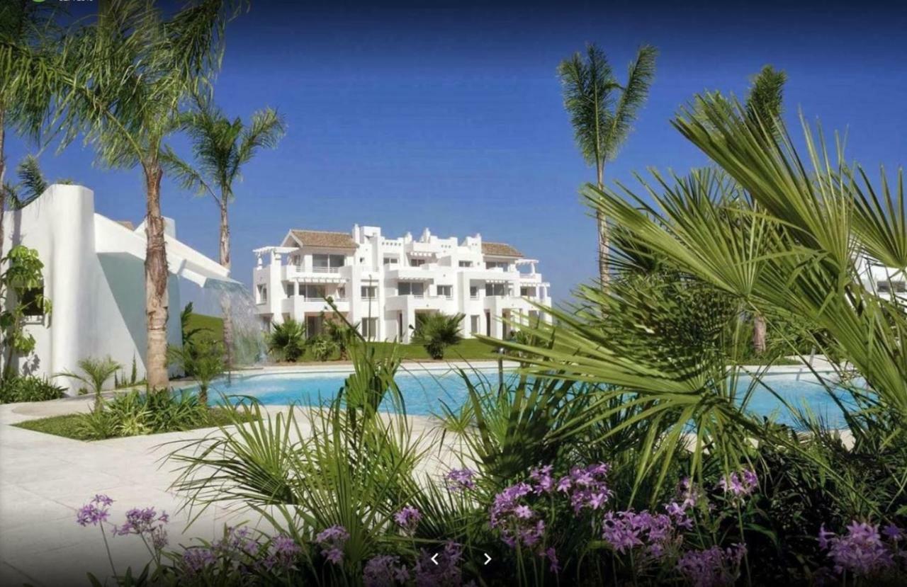 Alcazaba Lagoon Estepona Golf Lägenhet Exteriör bild