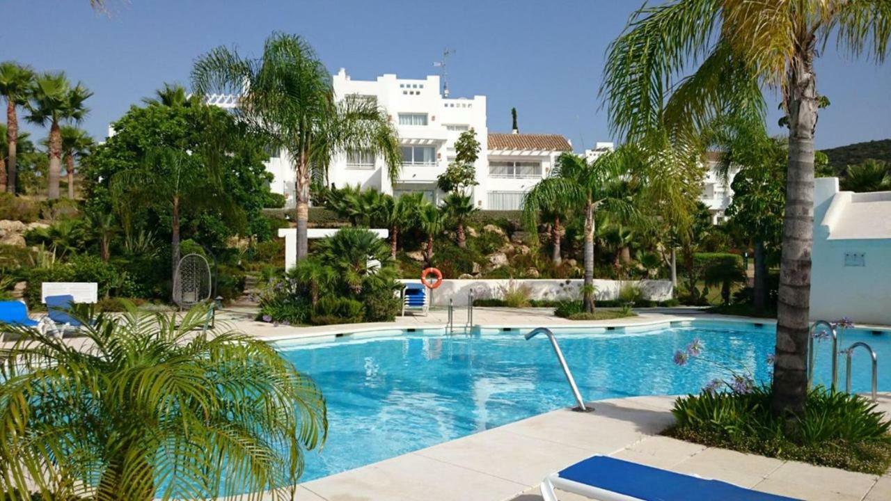 Alcazaba Lagoon Estepona Golf Lägenhet Exteriör bild