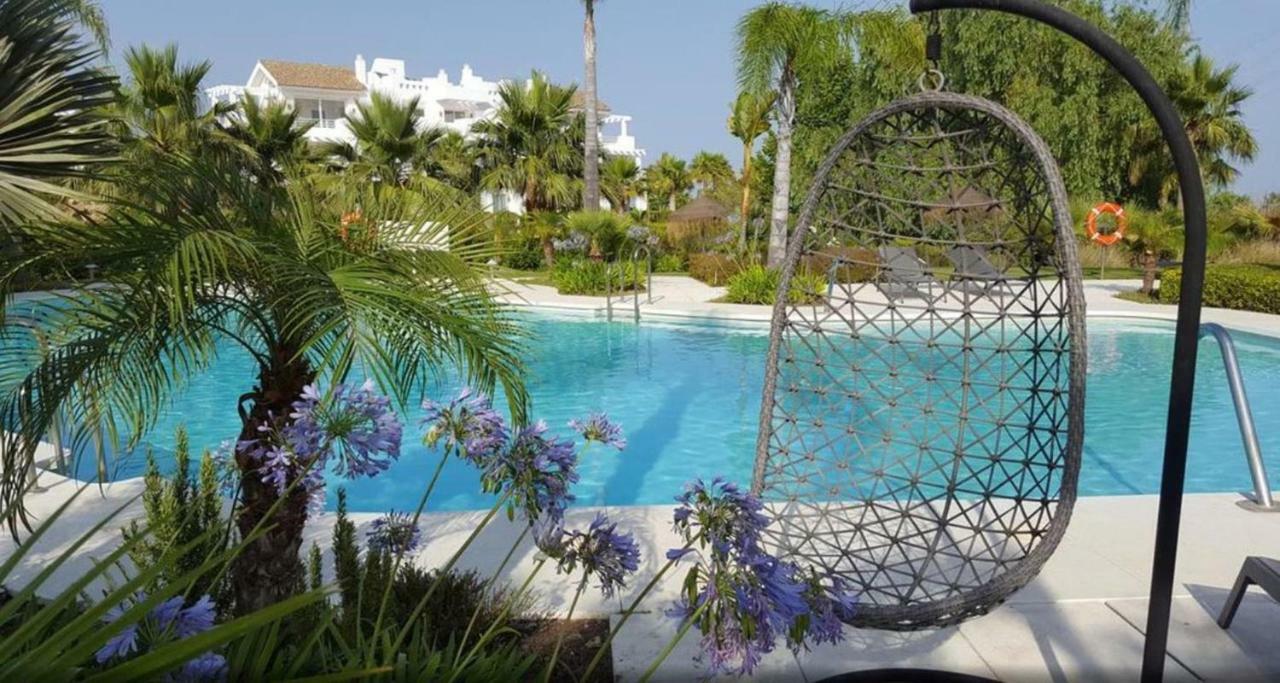 Alcazaba Lagoon Estepona Golf Lägenhet Exteriör bild