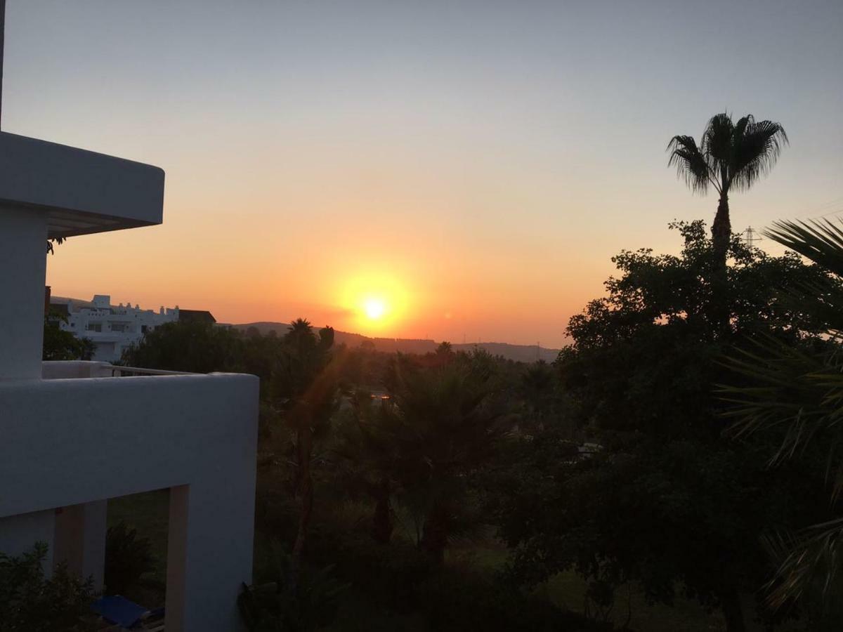 Alcazaba Lagoon Estepona Golf Lägenhet Exteriör bild