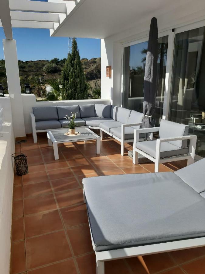 Alcazaba Lagoon Estepona Golf Lägenhet Exteriör bild